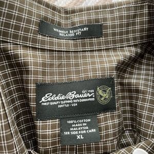 Mint condition olive green/brown Eddie Bauer long sleeve button down shirt